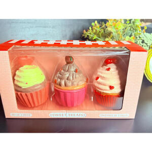 Valentine Cupcake Figurines Set of 3 Sweet Treats Decor Pink Red NWT